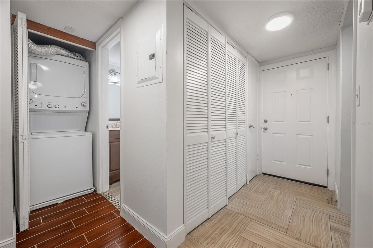 3325 BAYSHORE BOULEVARD — photo 20 of 44