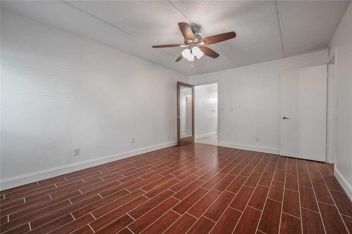3325 BAYSHORE BOULEVARD — photo 25 of 44