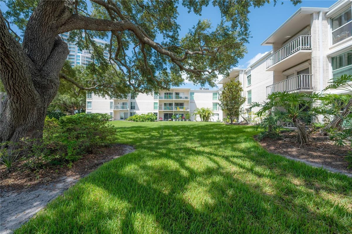3325 BAYSHORE BOULEVARD — photo 44 of 44
