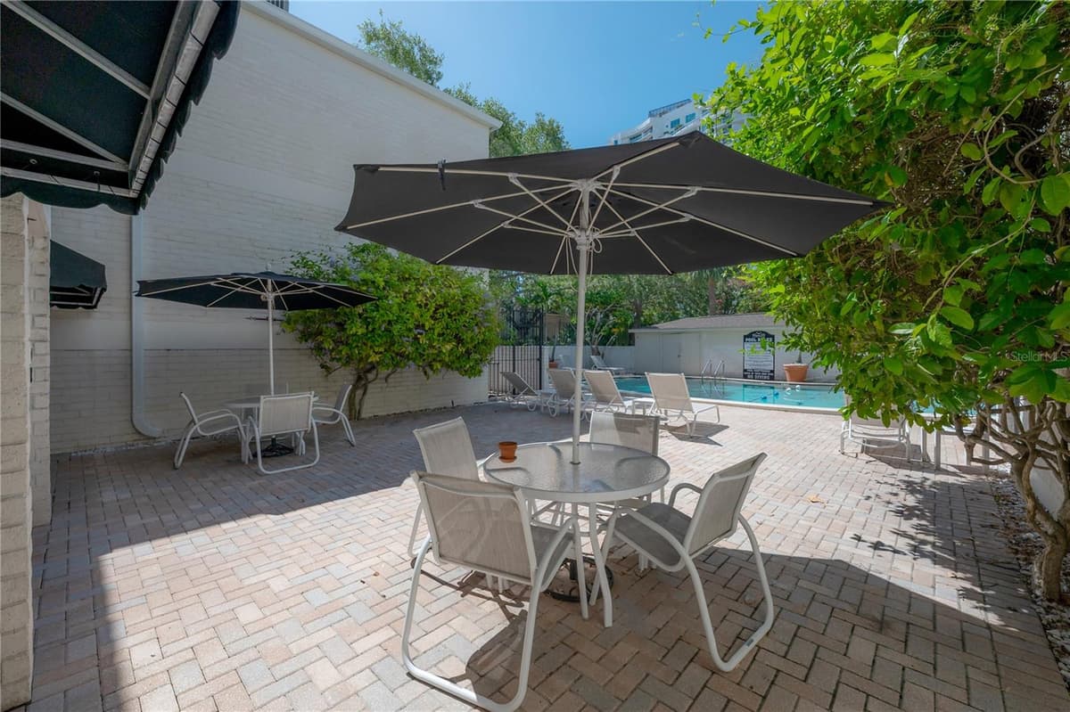 3325 BAYSHORE BOULEVARD — photo 34 of 44