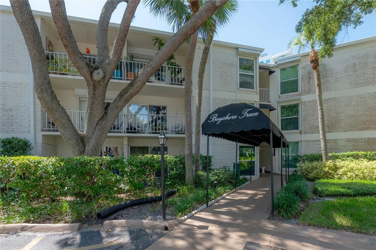 3325 BAYSHORE BOULEVARD — photo 7 of 44