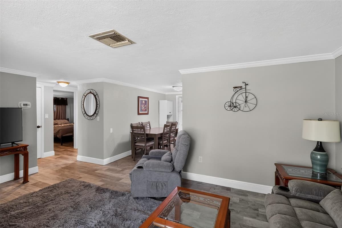 7212 WEDGEWOOD DRIVE — photo 15 of 34