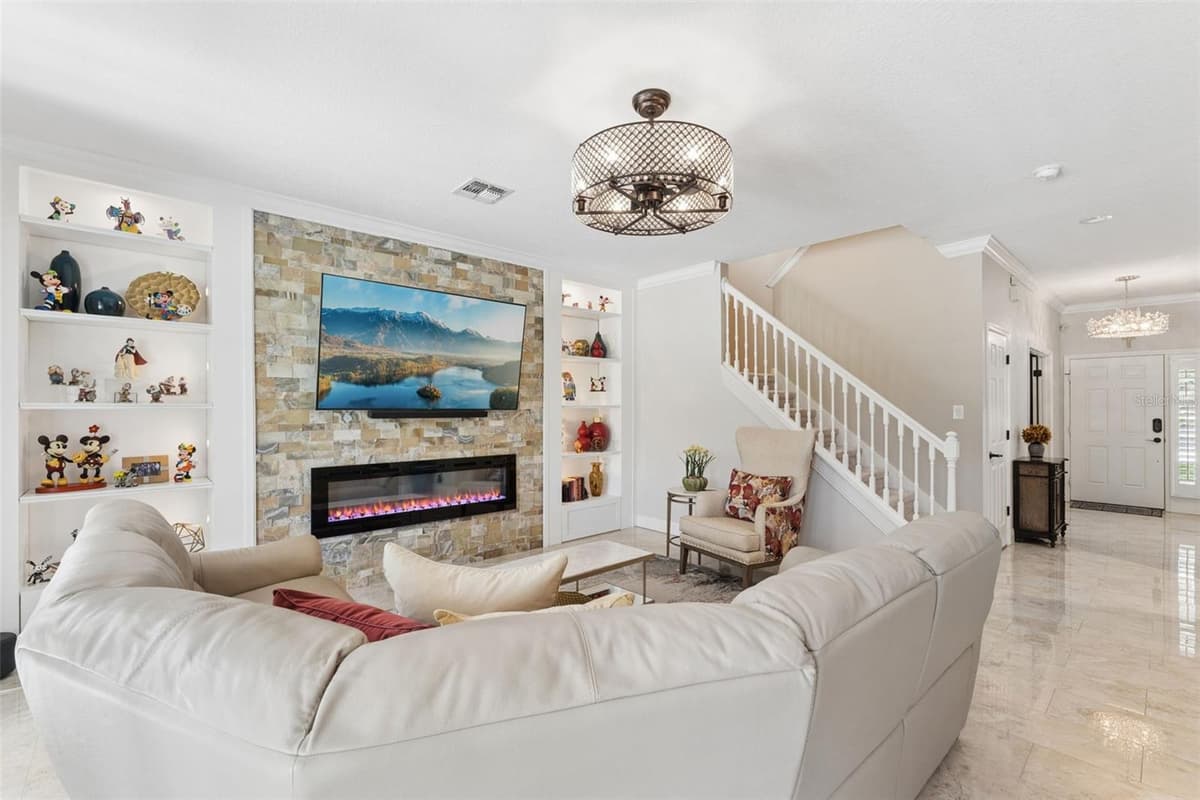 626 ENGLISH LAKE DRIVE — photo 15 of 57