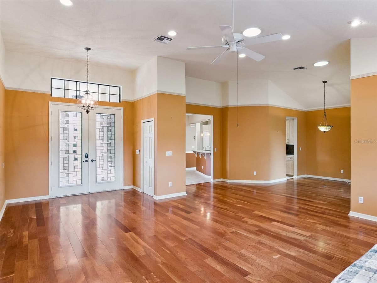21815 TARTAN STREET — photo 5 of 64
