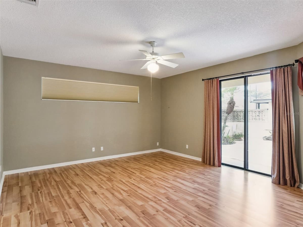 21815 TARTAN STREET — photo 15 of 64