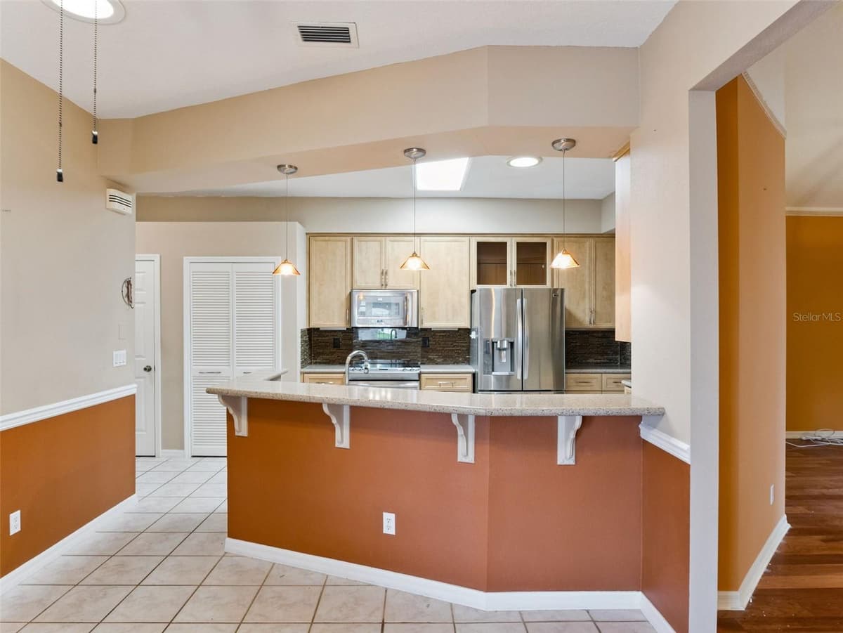 21815 TARTAN STREET — photo 9 of 64