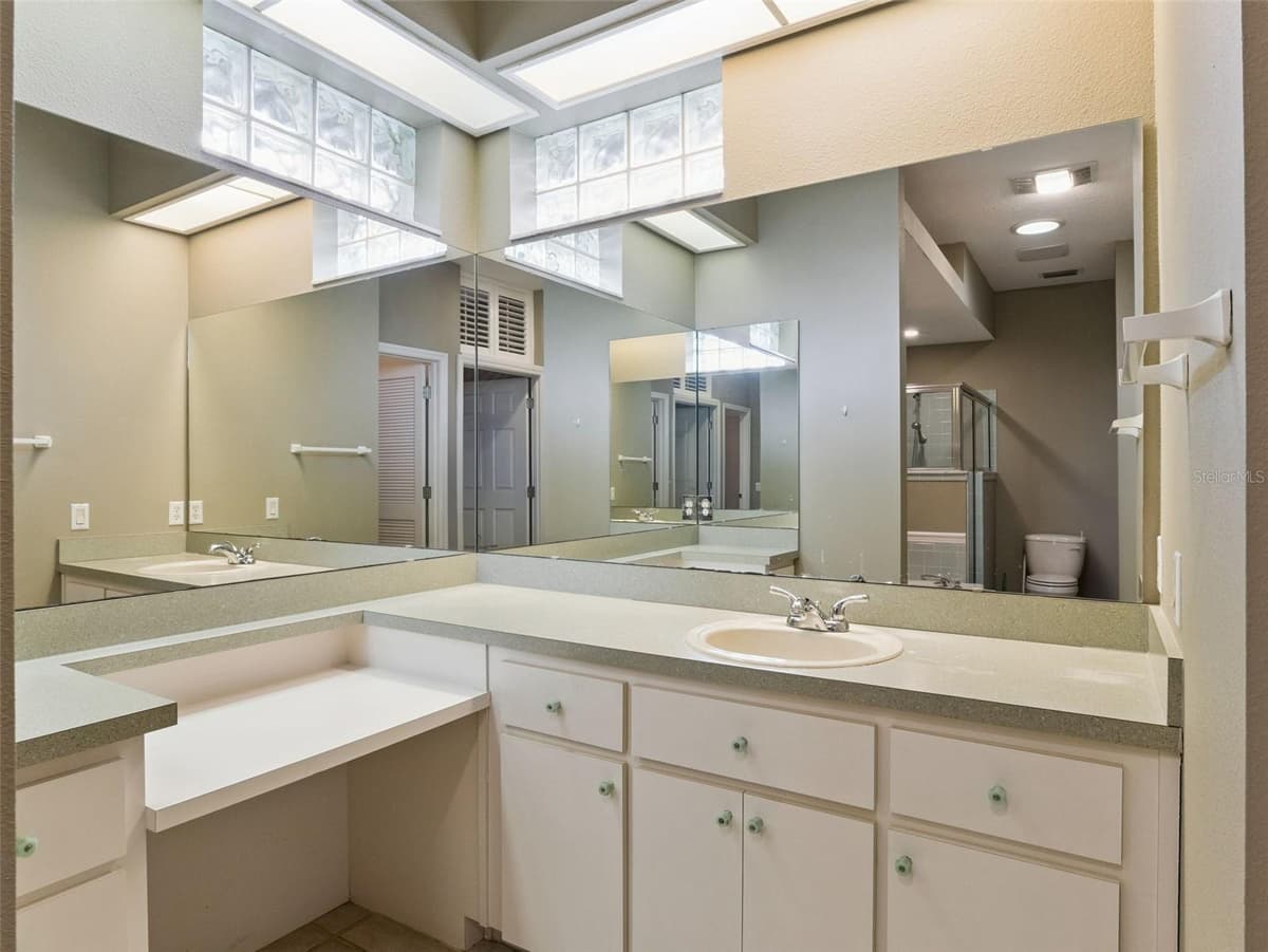 21815 TARTAN STREET — photo 17 of 64