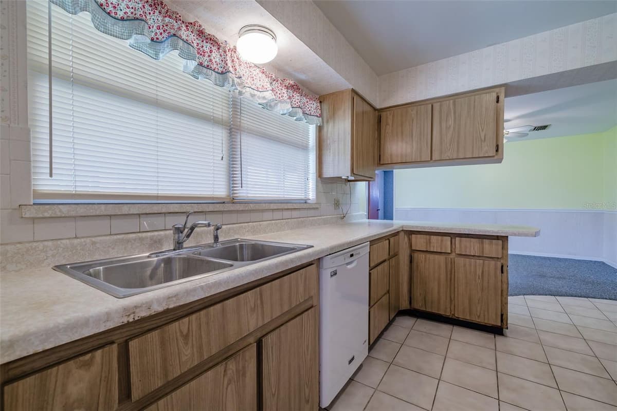 5004 HESPERIDES STREET — photo 16 of 30