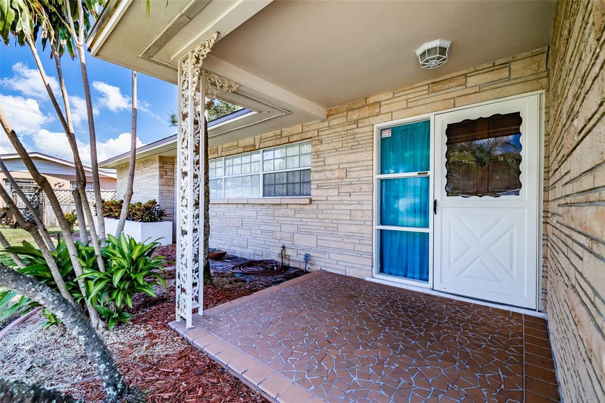 5004 HESPERIDES STREET — photo 4 of 30