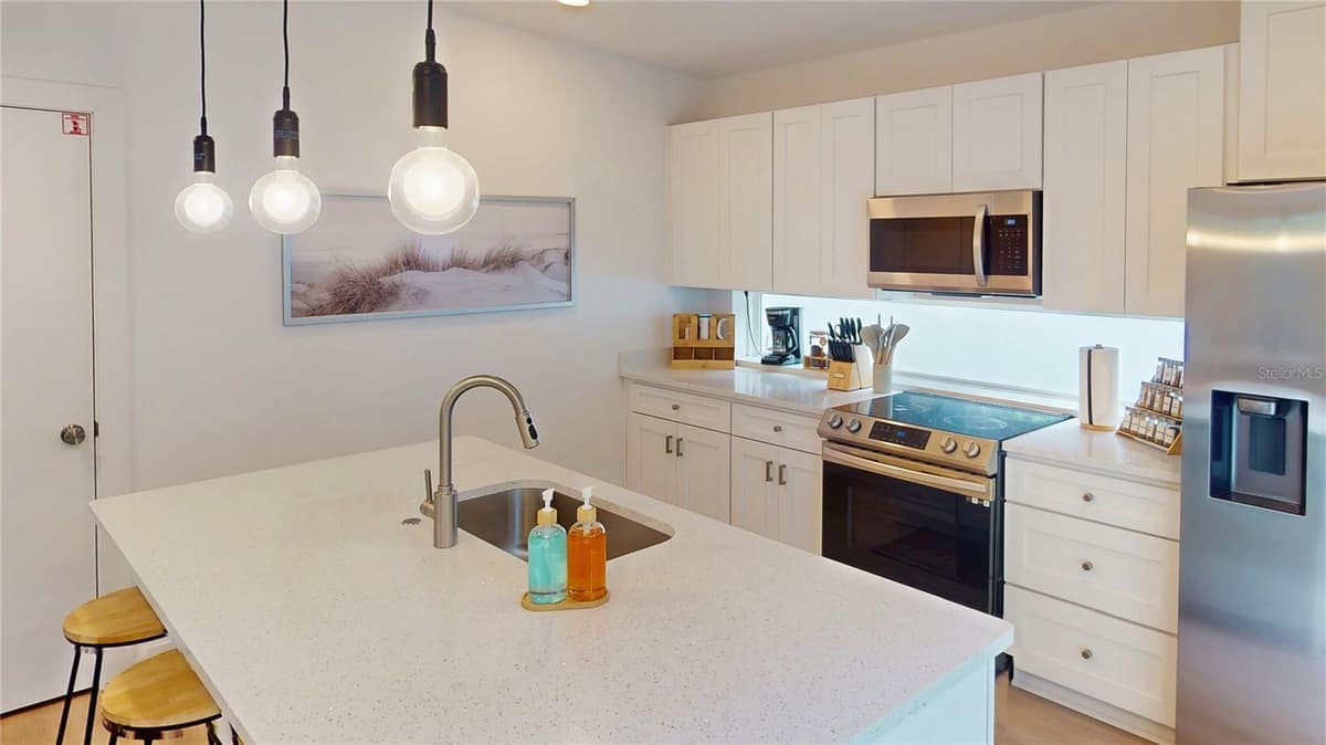 18 SANCHEZ AVENUE — photo 14 of 46
