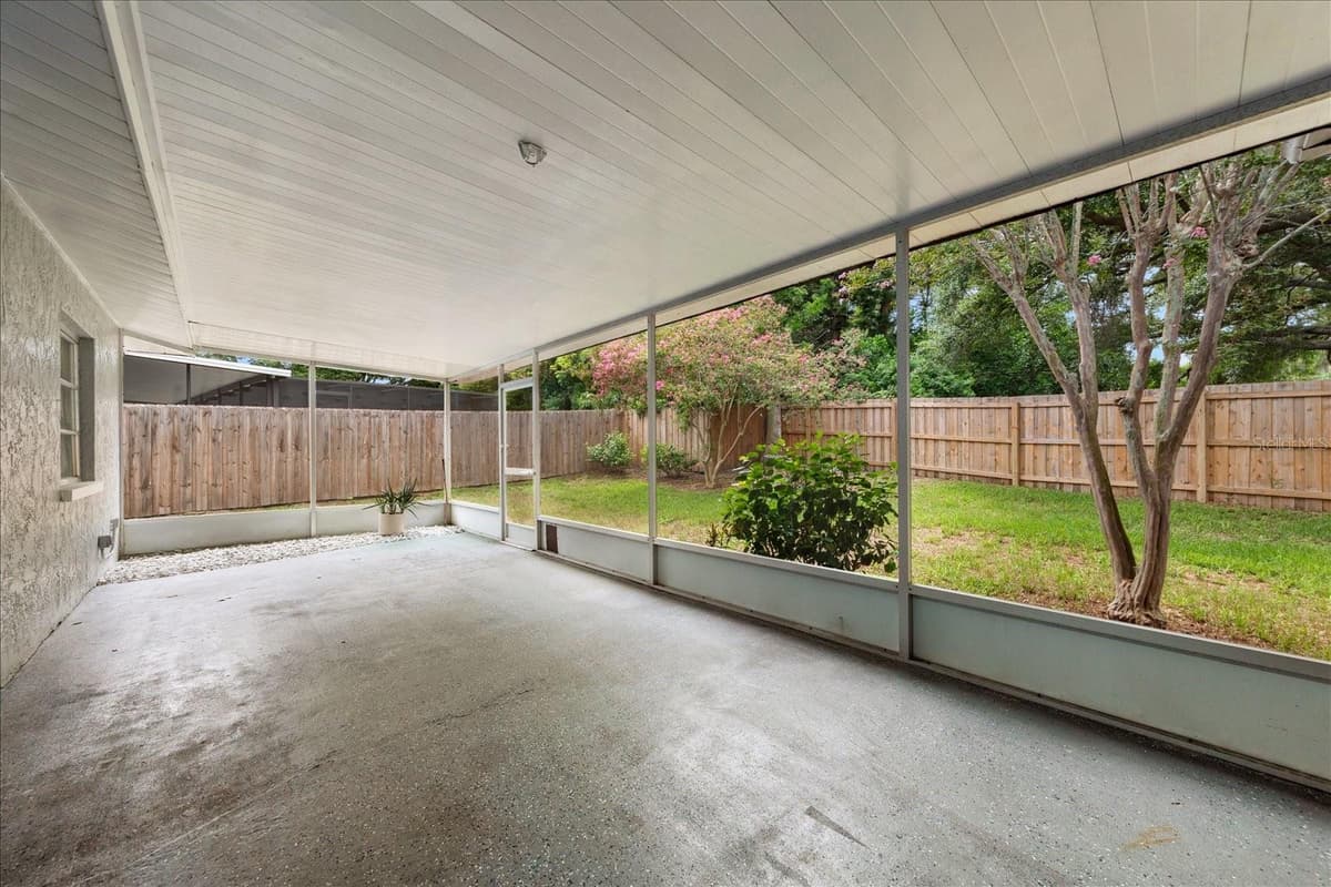 208 TALLEY DRIVE — photo 23 of 26