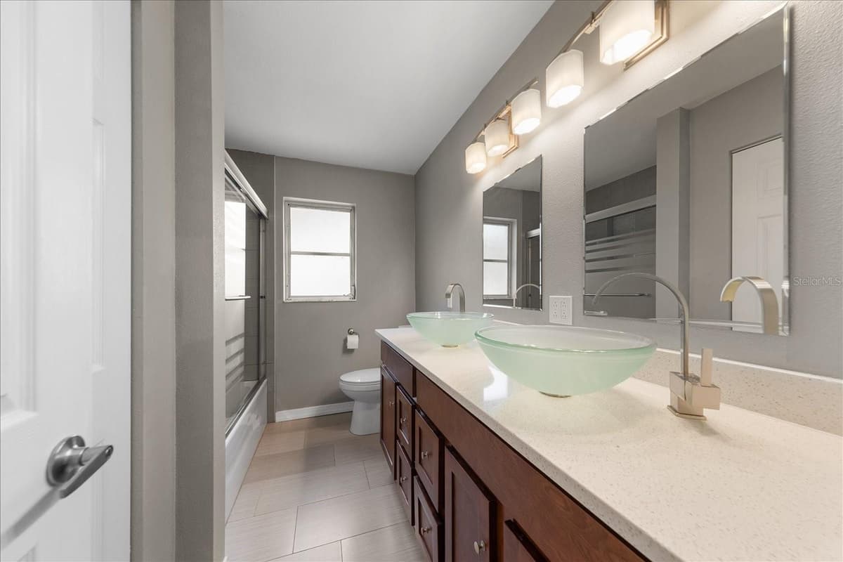 208 TALLEY DRIVE — photo 16 of 26