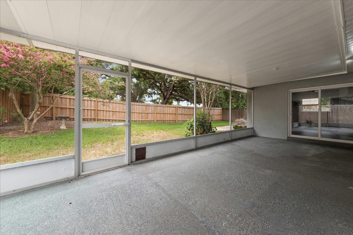208 TALLEY DRIVE — photo 22 of 26