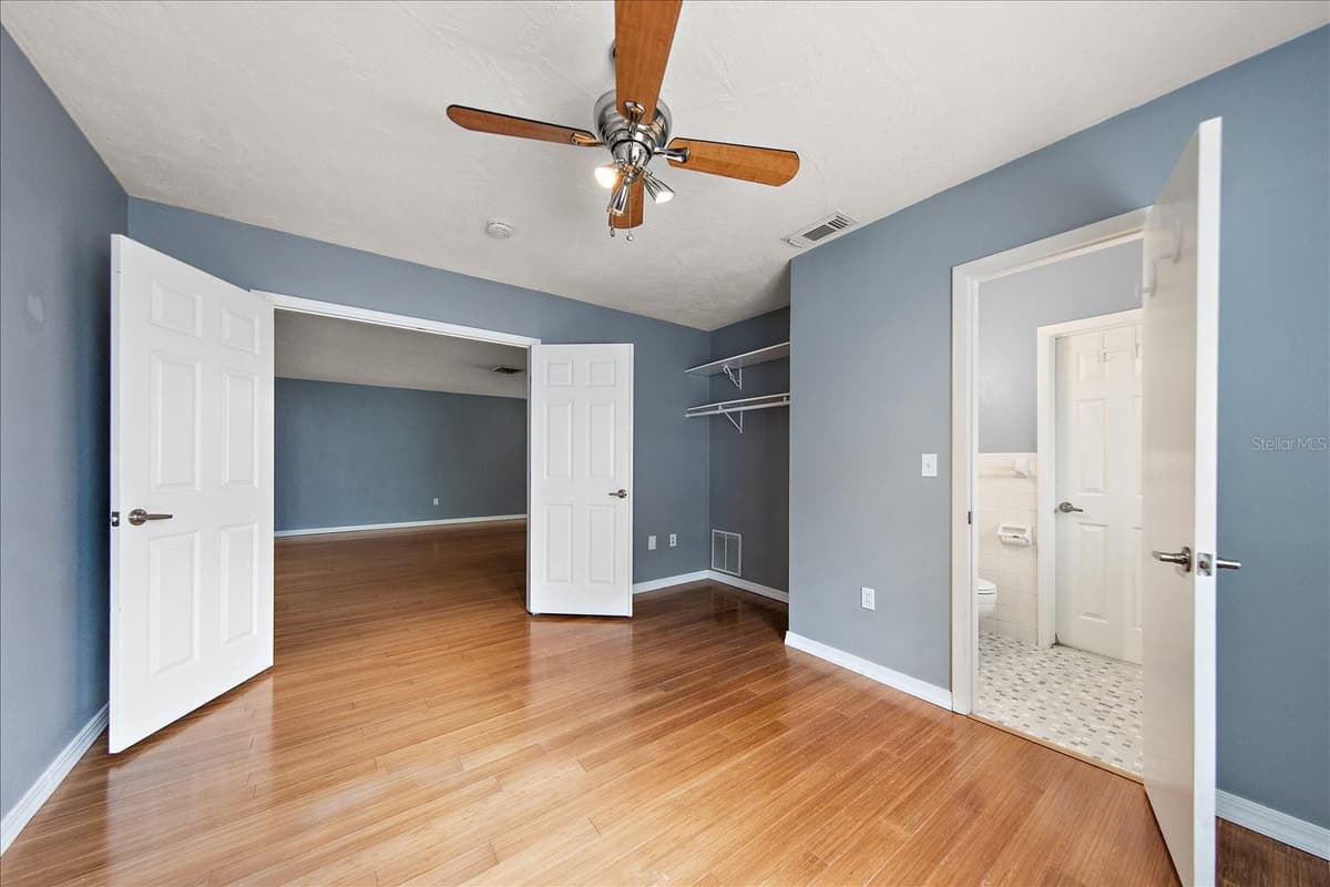 208 TALLEY DRIVE — photo 12 of 26