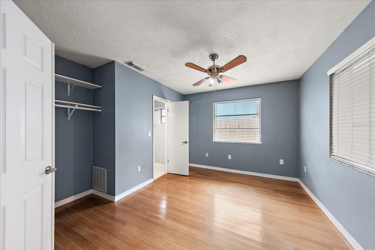 208 TALLEY DRIVE — photo 14 of 26