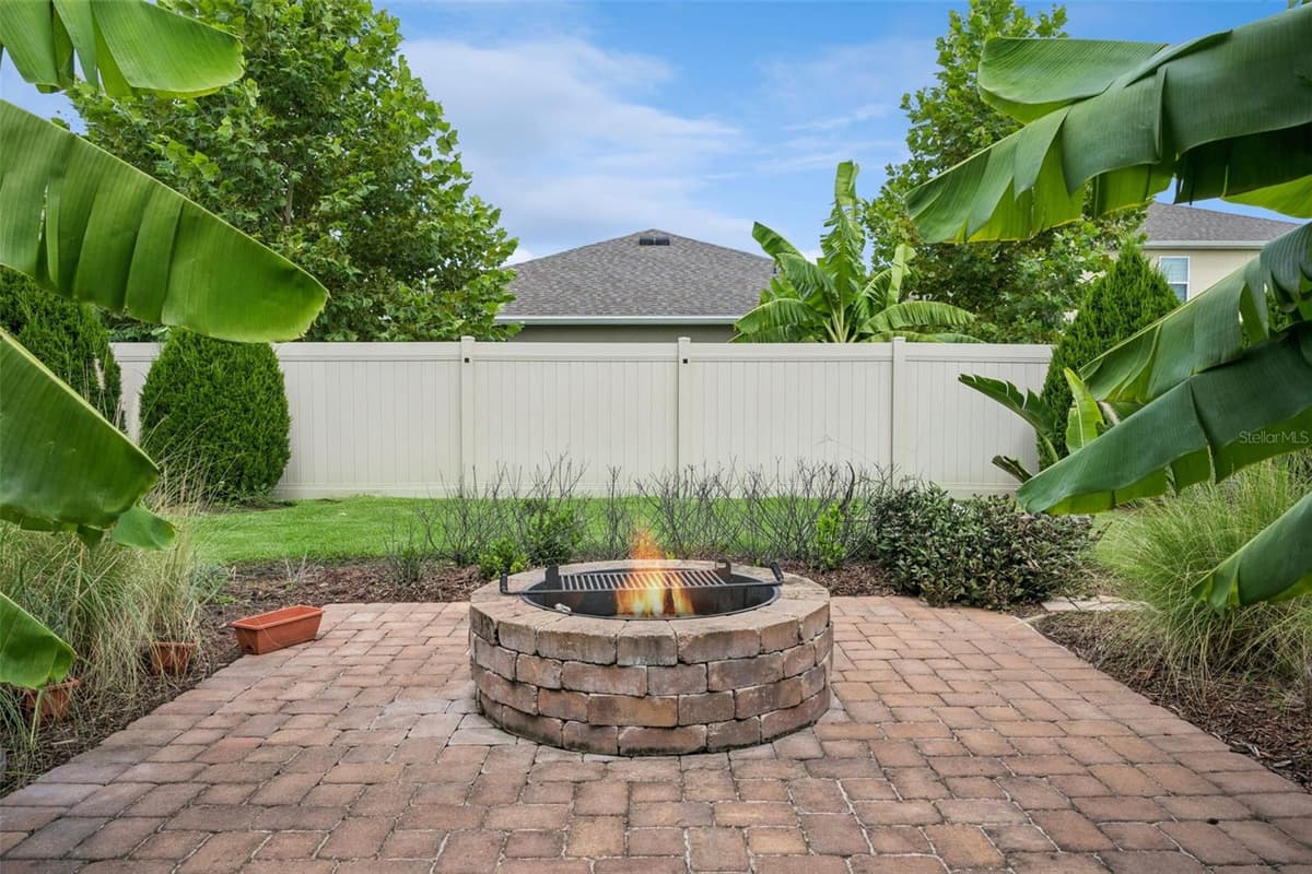 1055 CHASE AUSTIN WAY — photo 2 of 25