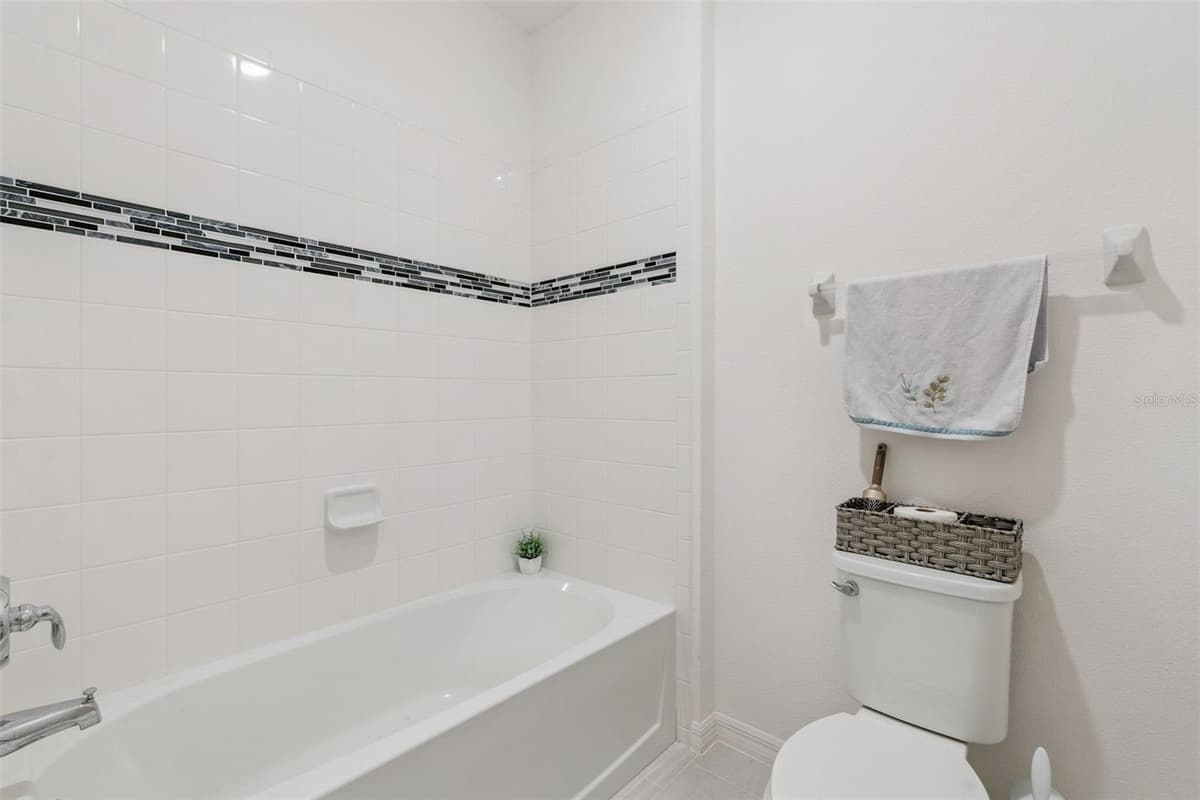 1055 CHASE AUSTIN WAY — photo 17 of 25