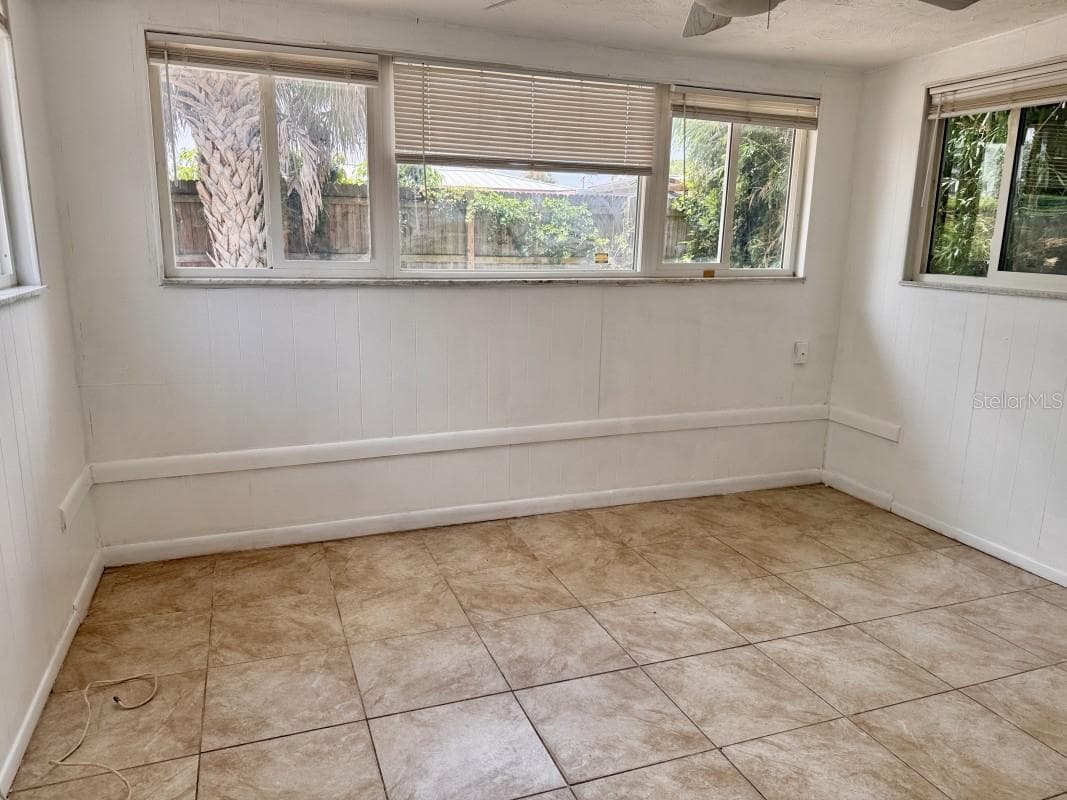 4338 BEACON SQUARE DRIVE — photo 3 of 3