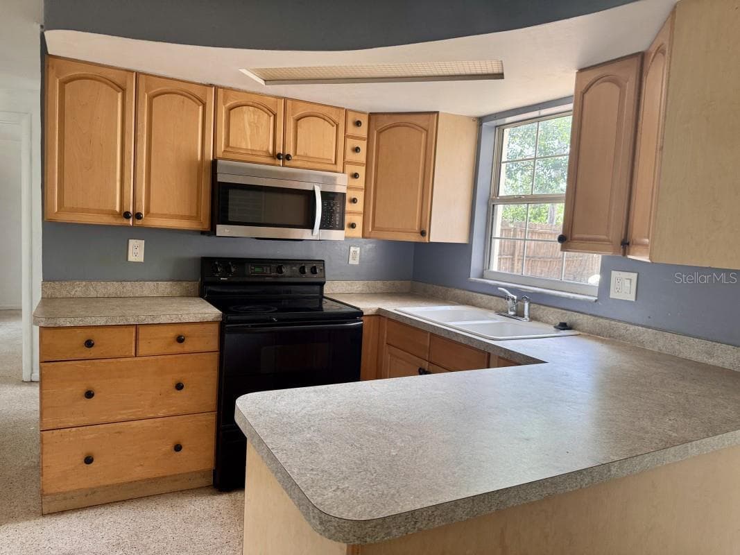 4338 BEACON SQUARE DRIVE — photo 2 of 3