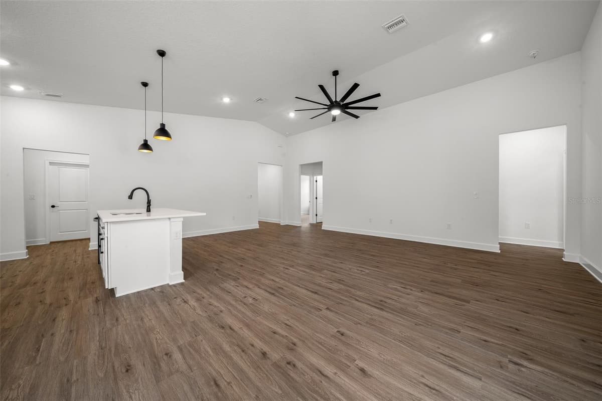 10153 LYNNHAVEN ROAD — photo 15 of 56