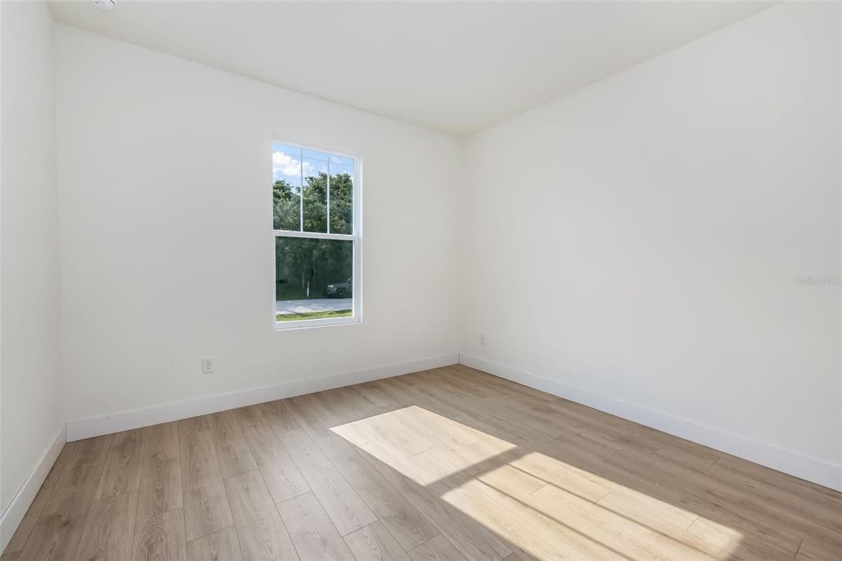 36 BURNSIDE DRIVE — photo 34 of 42