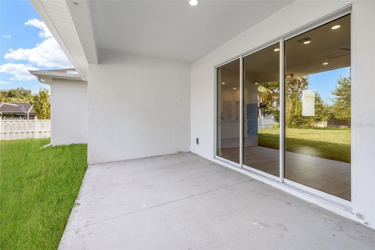 36 BURNSIDE DRIVE — photo 40 of 42