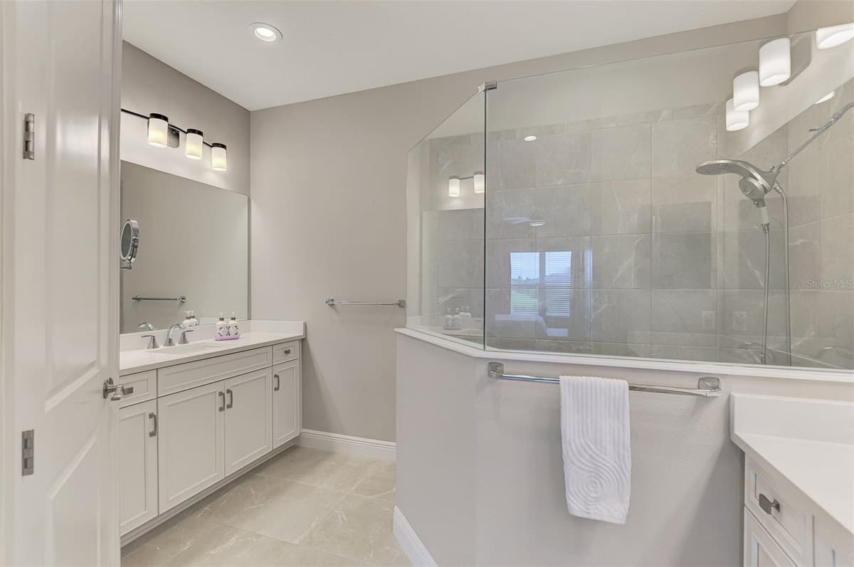 4842 WILLOW BEND AVENUE — photo 37 of 86