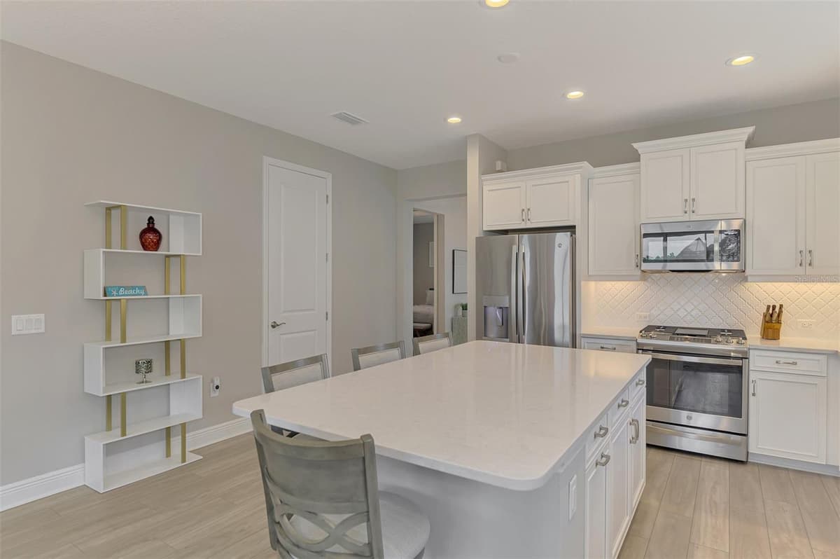 4842 WILLOW BEND AVENUE — photo 19 of 86