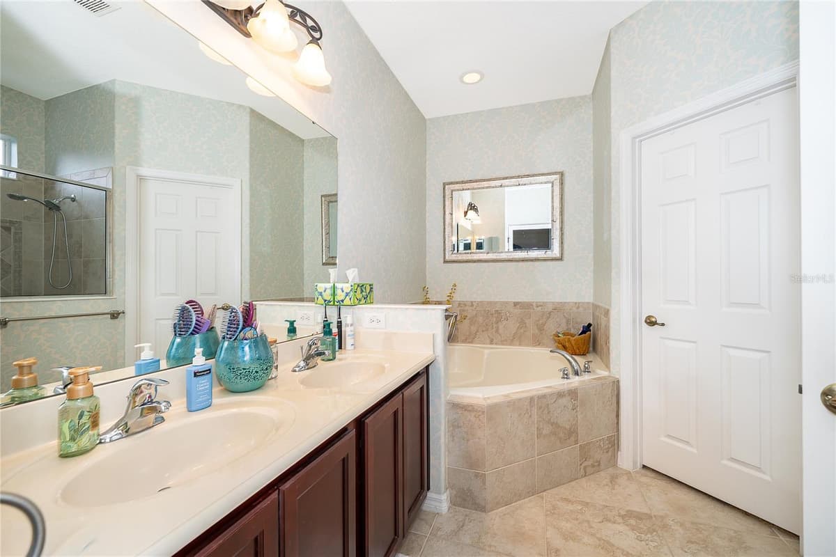 124 YELLOW SNAPDRAGON DRIVE — photo 16 of 42