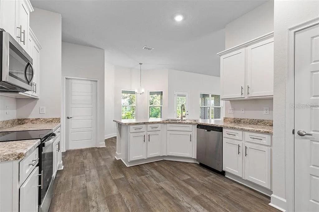 5 PORTER LANE — photo 2 of 30