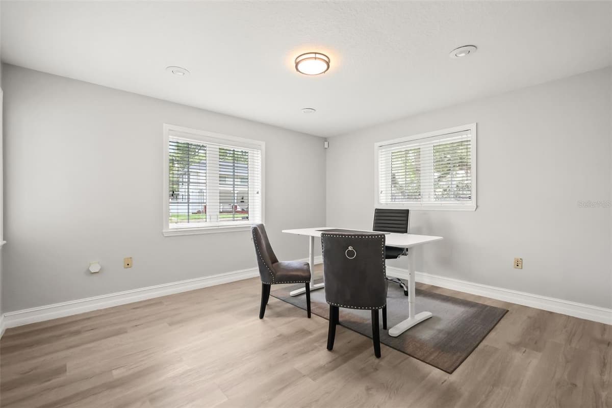104 CLYDE AVENUE — photo 21 of 29