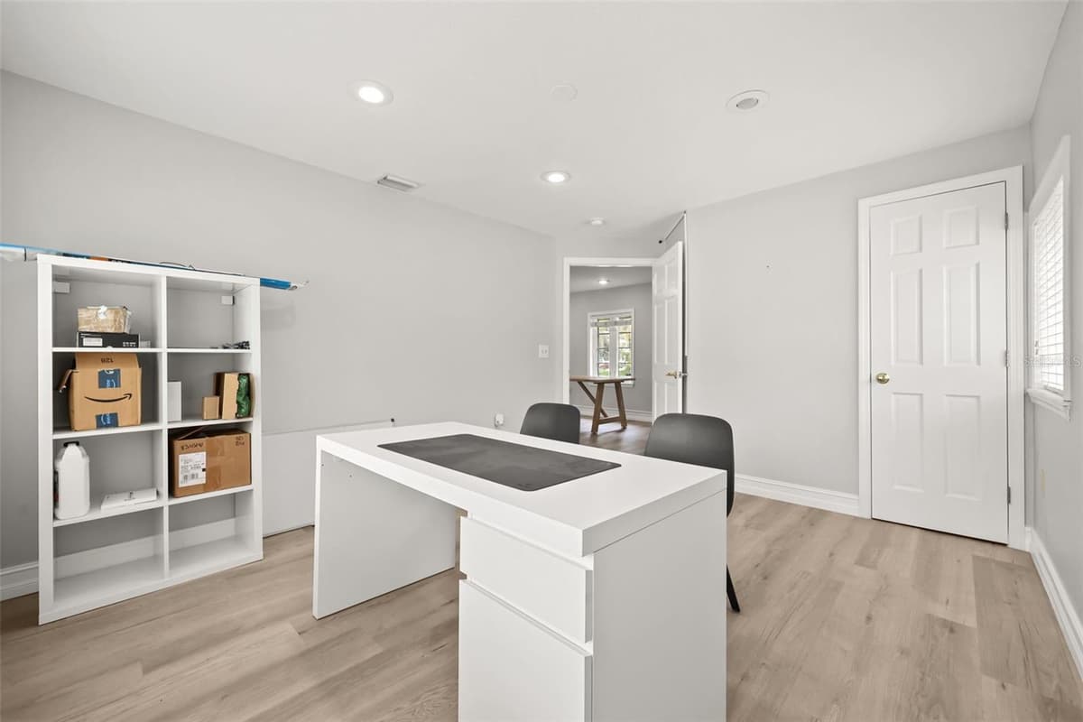 104 CLYDE AVENUE — photo 12 of 29