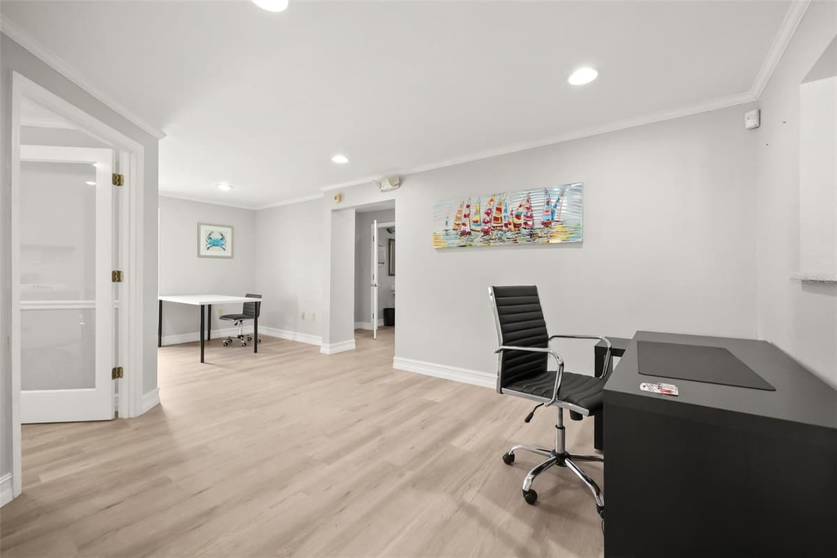 104 CLYDE AVENUE — photo 16 of 29