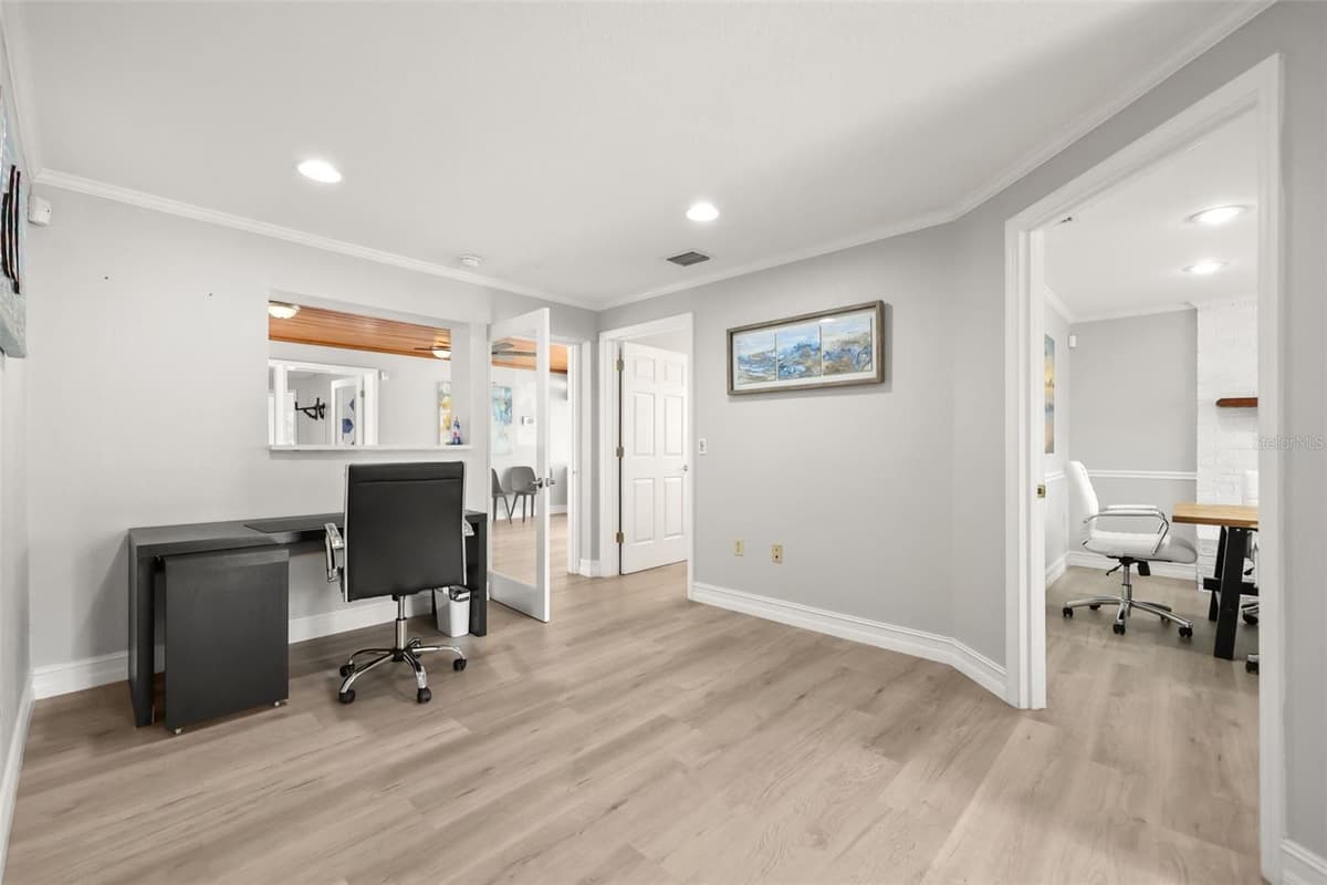 104 CLYDE AVENUE — photo 18 of 29