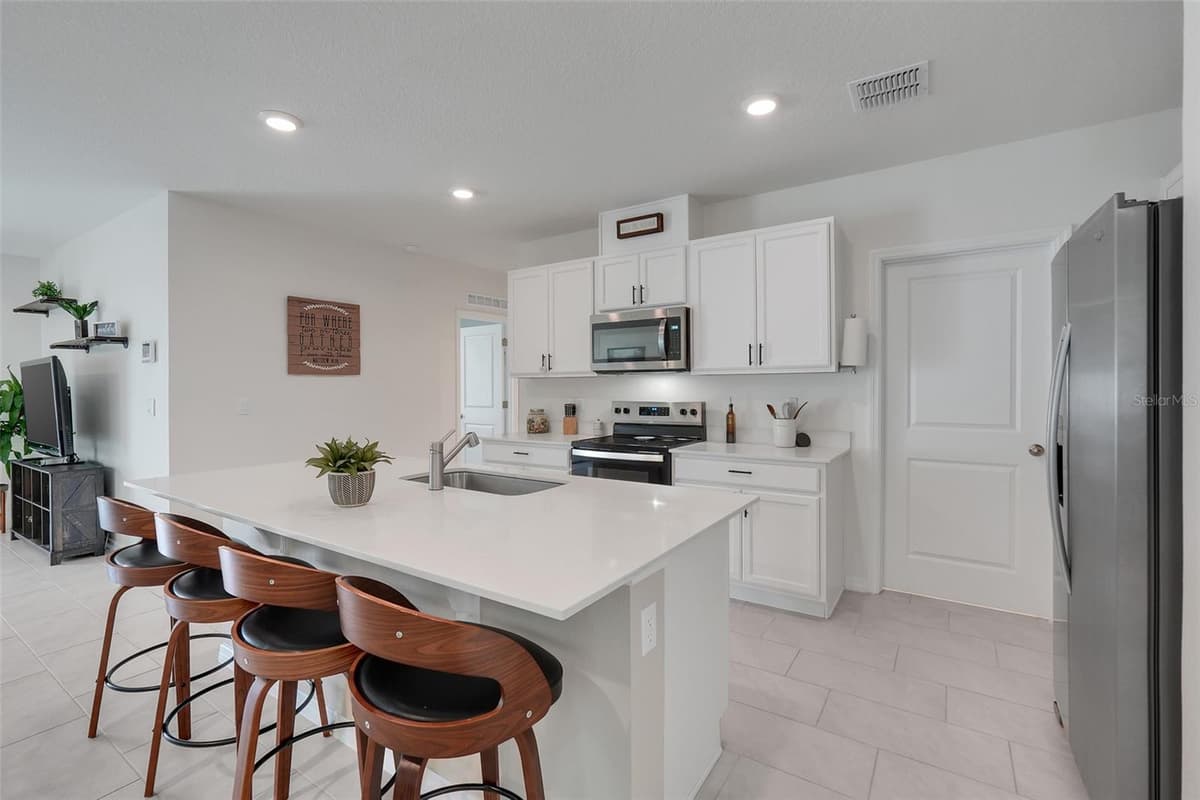 3615 SALVIA COURT — photo 4 of 38