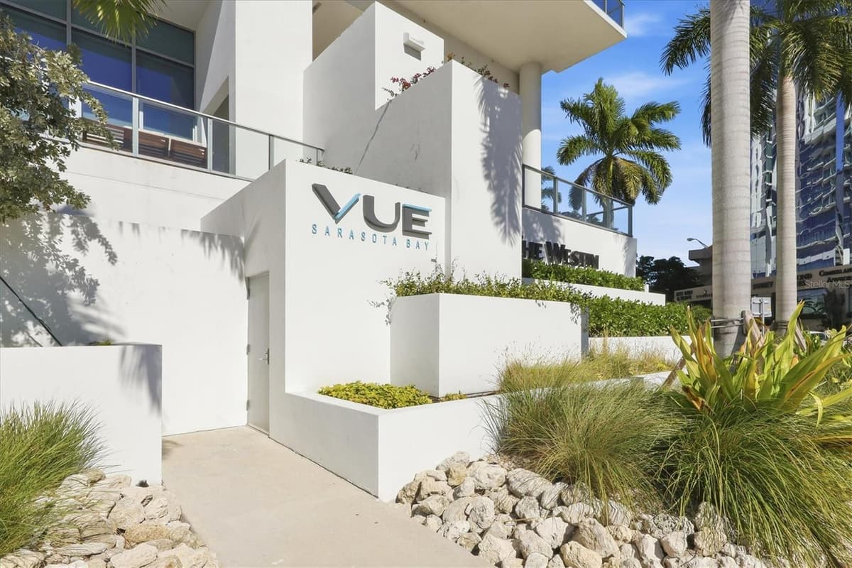 1155 GULFSTREAM AVENUE — photo 4 of 58
