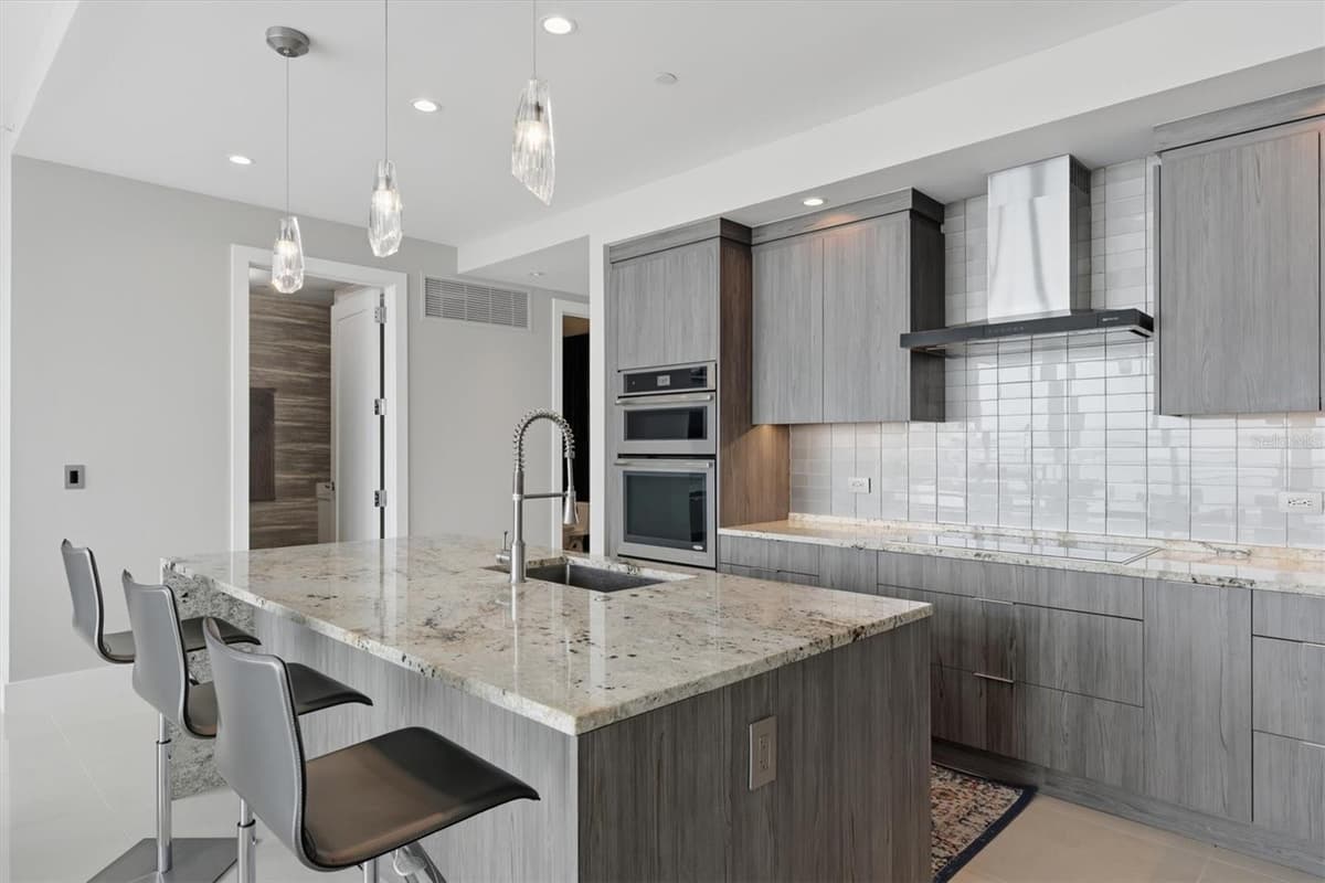 1155 GULFSTREAM AVENUE — photo 13 of 58