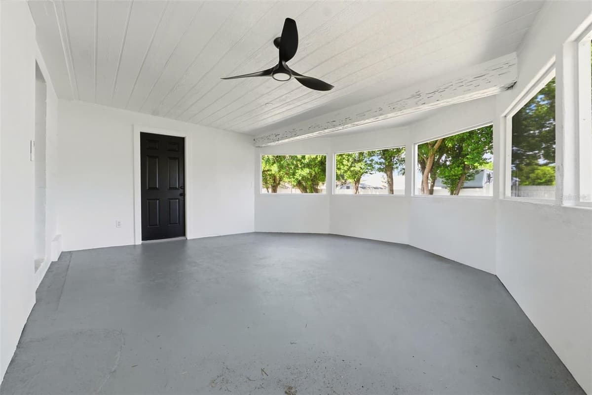 205 WHITMAN ROAD — photo 19 of 22