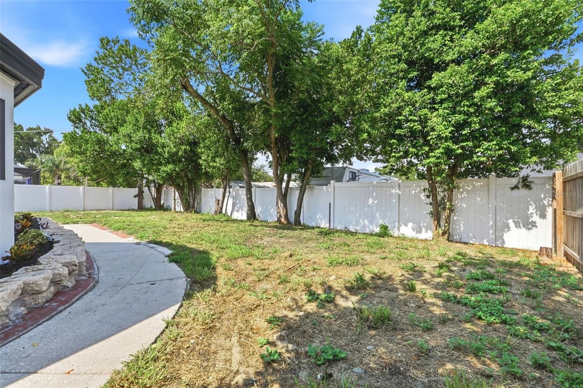 205 WHITMAN ROAD — photo 21 of 22