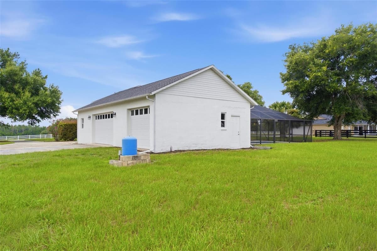 5101 LAKE GRIFFIN ROAD — photo 47 of 55