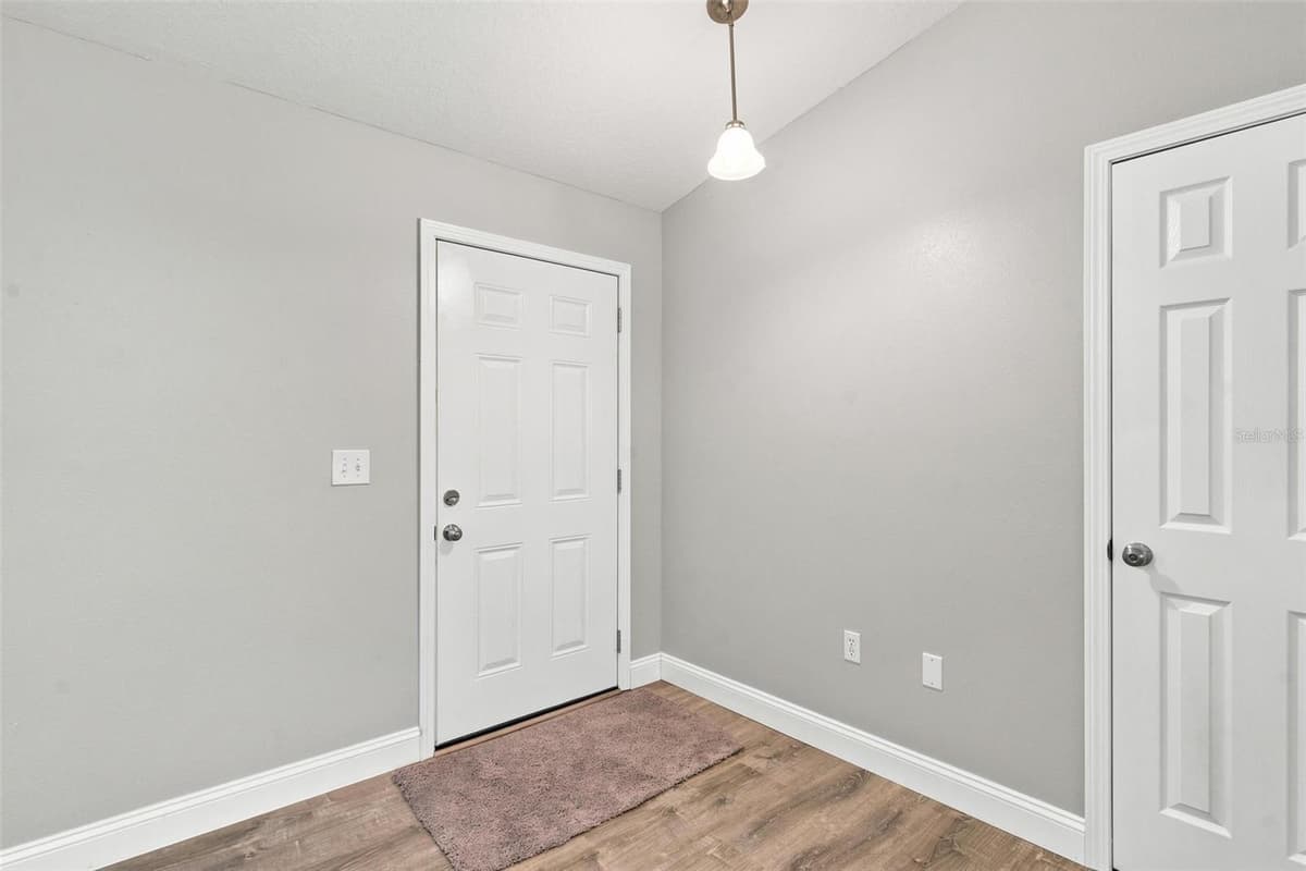 5101 LAKE GRIFFIN ROAD — photo 12 of 55