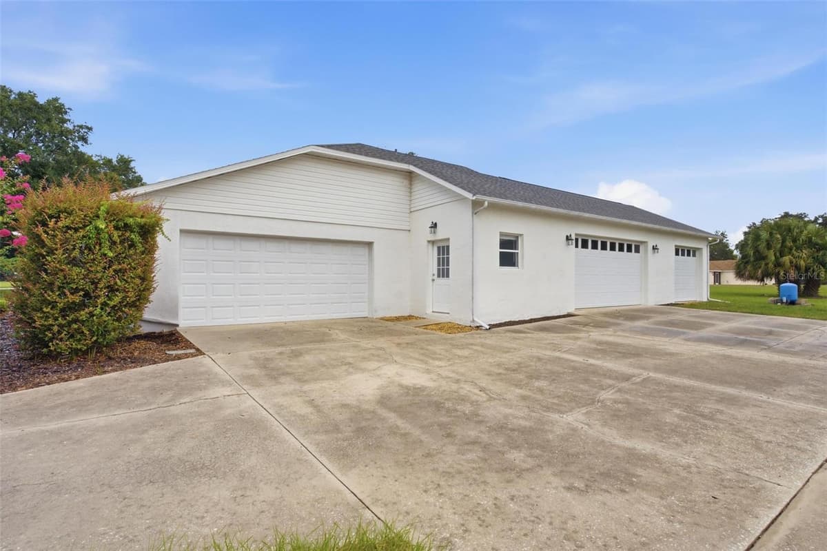 5101 LAKE GRIFFIN ROAD — photo 9 of 55