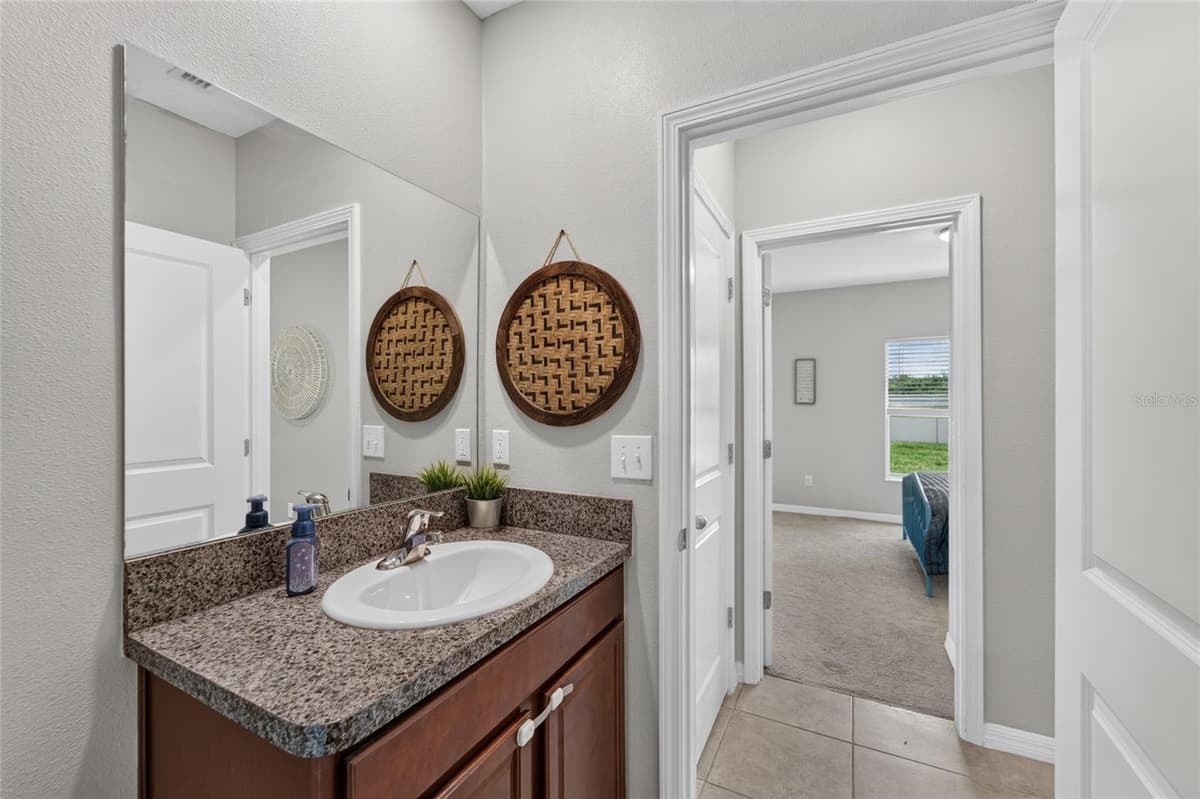 5119 WHITE CHICORY DRIVE — photo 35 of 90