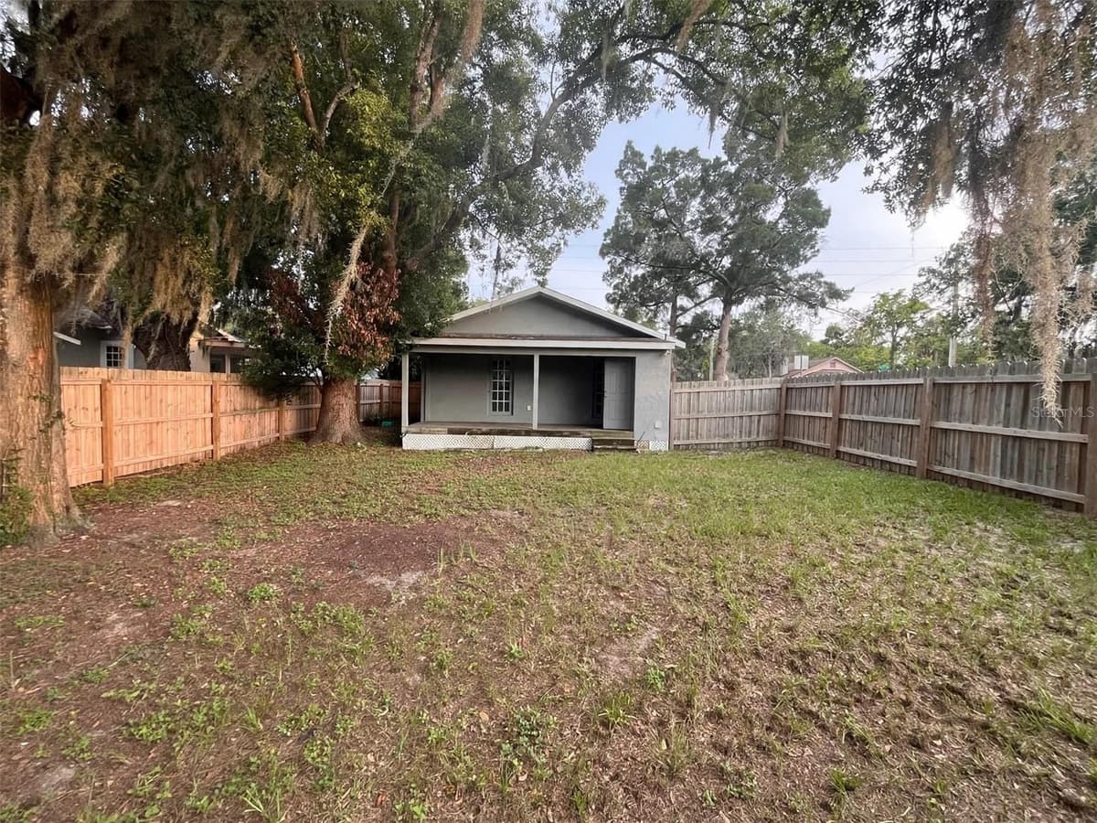 1712 MAIN STREET — photo 4 of 14