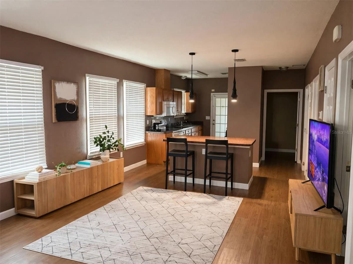 1712 MAIN STREET — photo 5 of 14