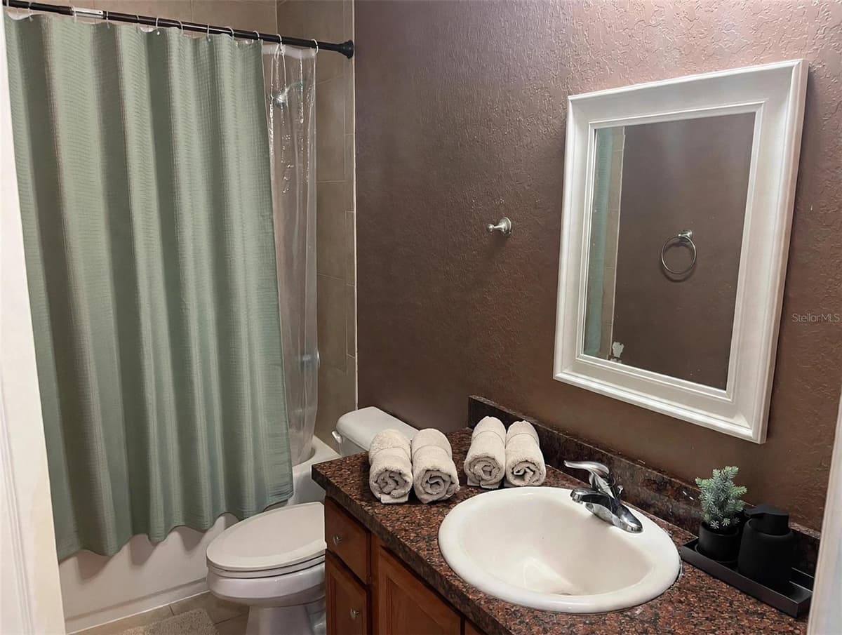 1712 MAIN STREET — photo 13 of 14