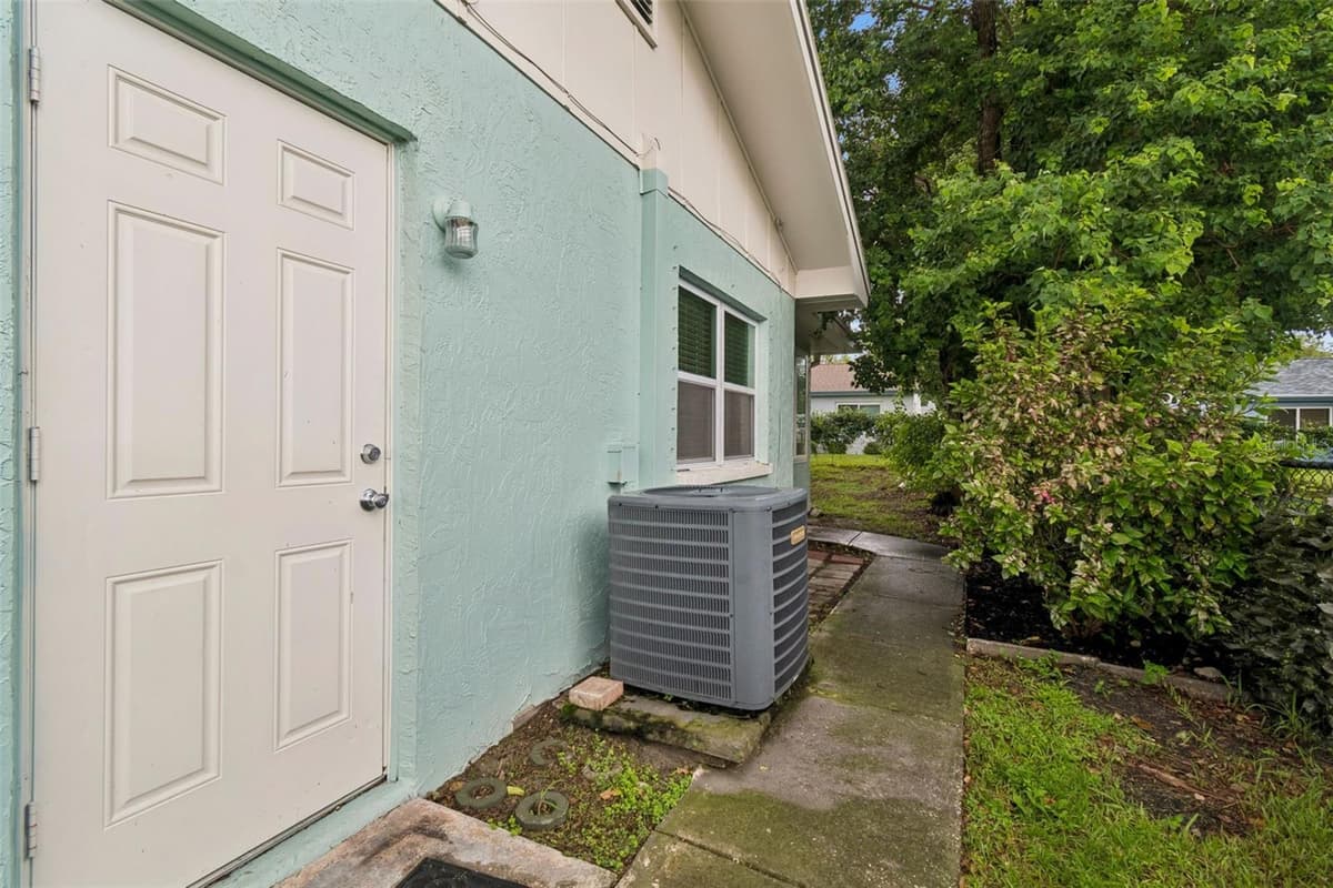 12807 WILLOWDALE WAY — photo 39 of 45