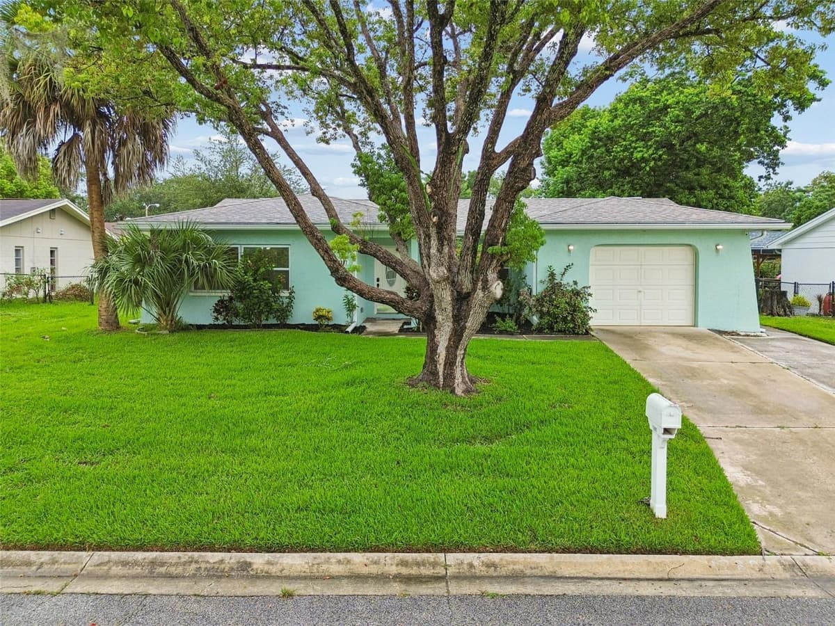 12807 WILLOWDALE WAY — photo 3 of 45