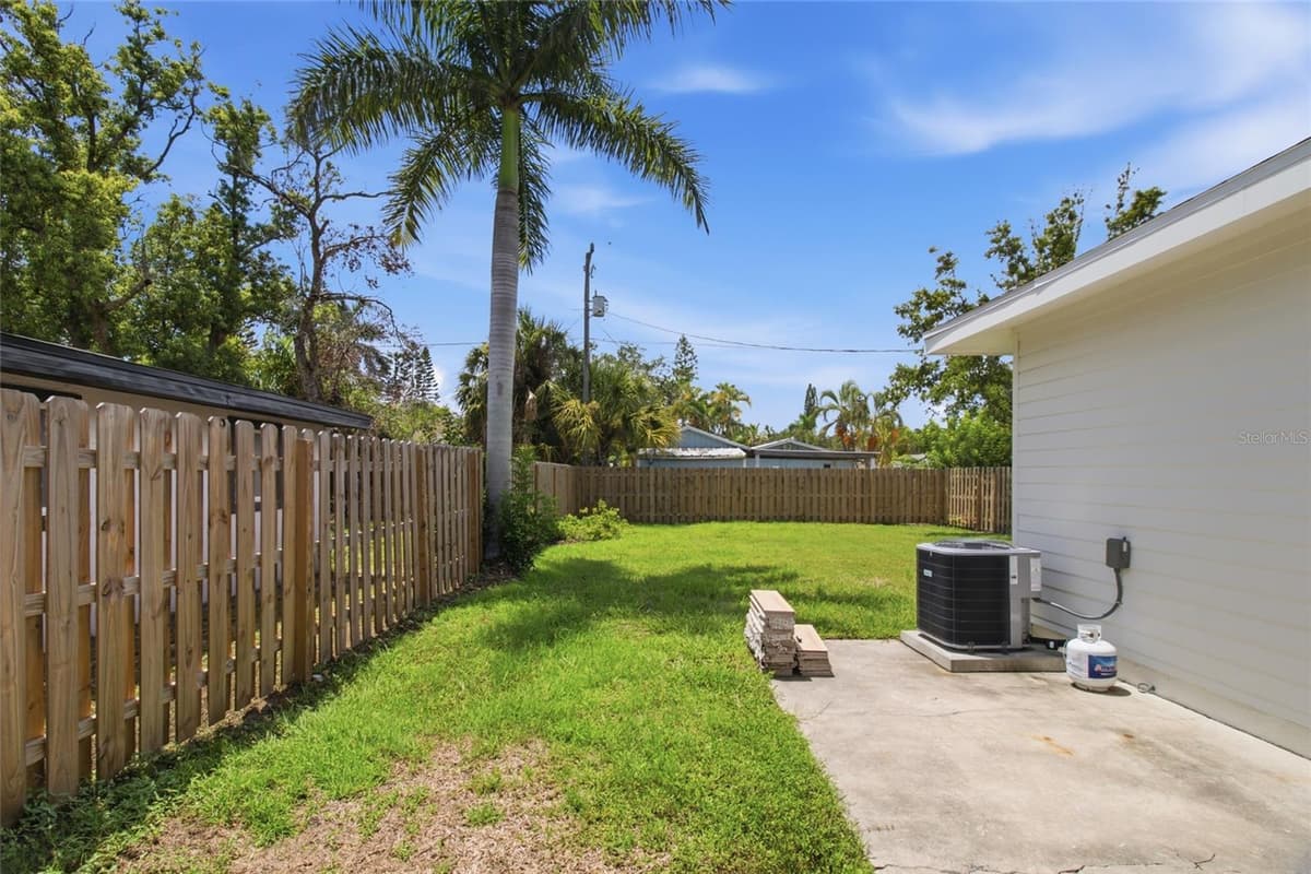 1902 SAINT GEORGE DRIVE — photo 43 of 50