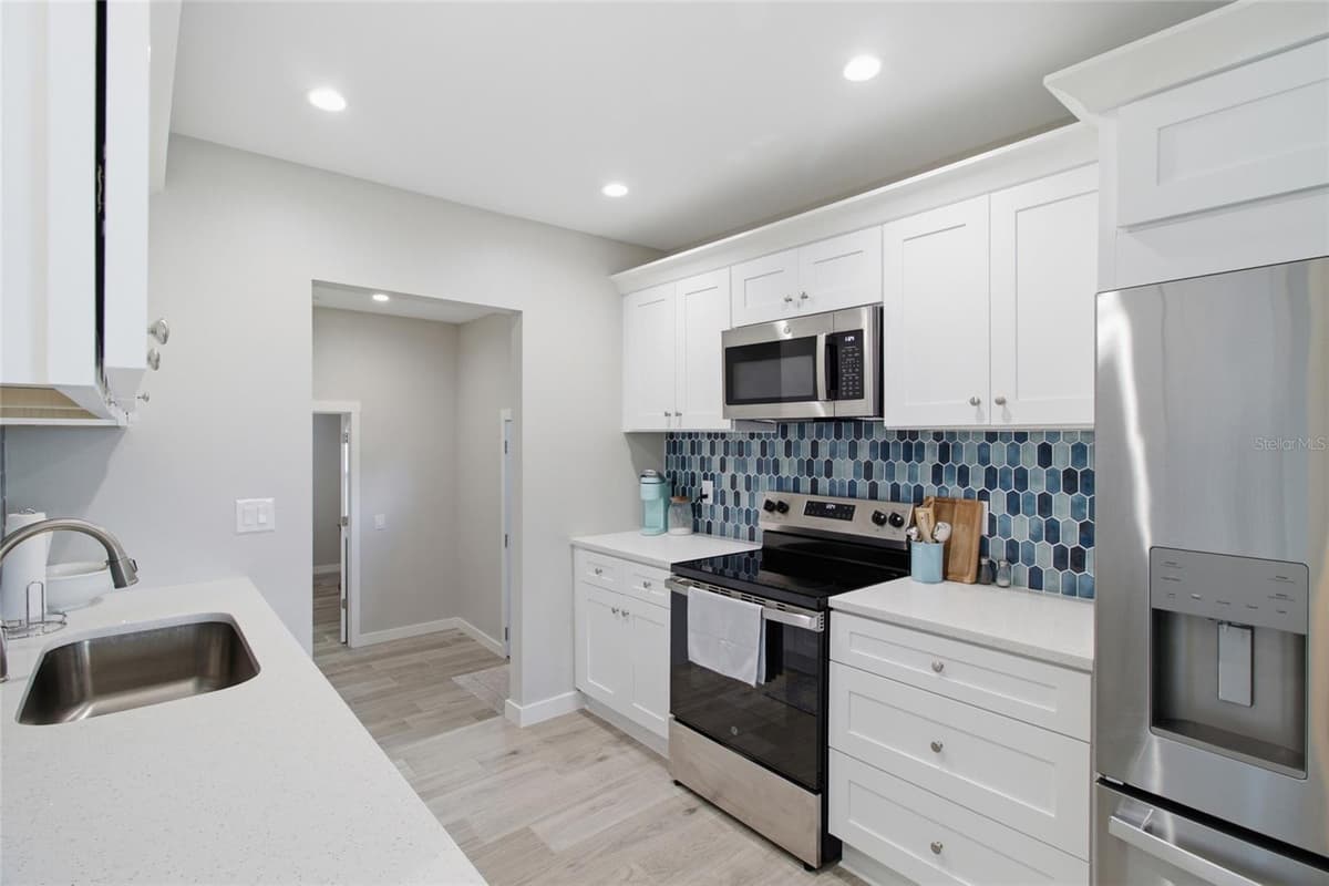 1902 SAINT GEORGE DRIVE — photo 8 of 50